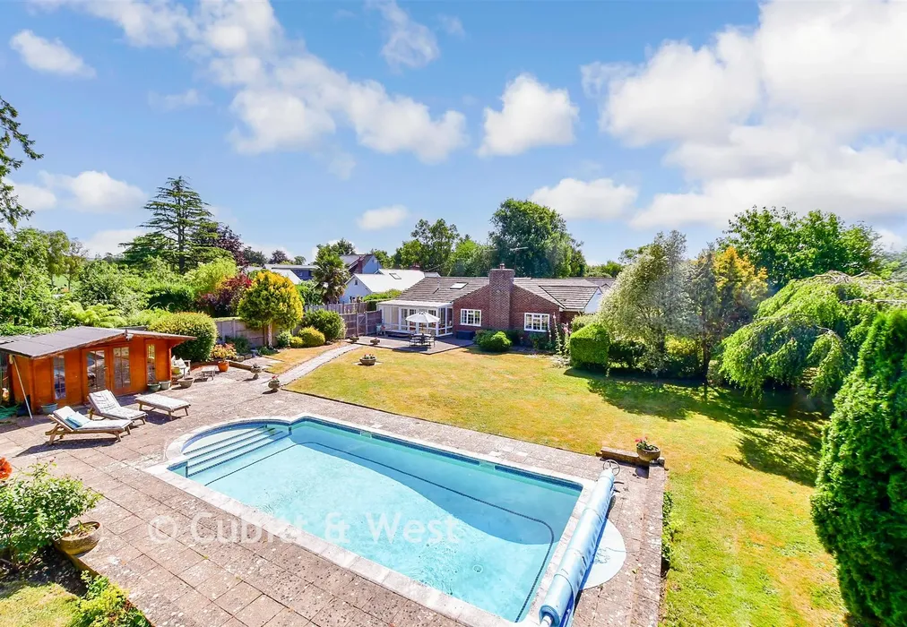 Rear Garden - Duffield Lane, Woodmancote, Hampshire - Wards of Kent