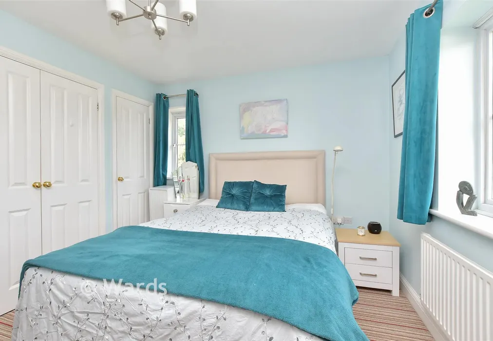 Bedroom 1 - Lower Road, Faversham, Kent - Wards of Kent