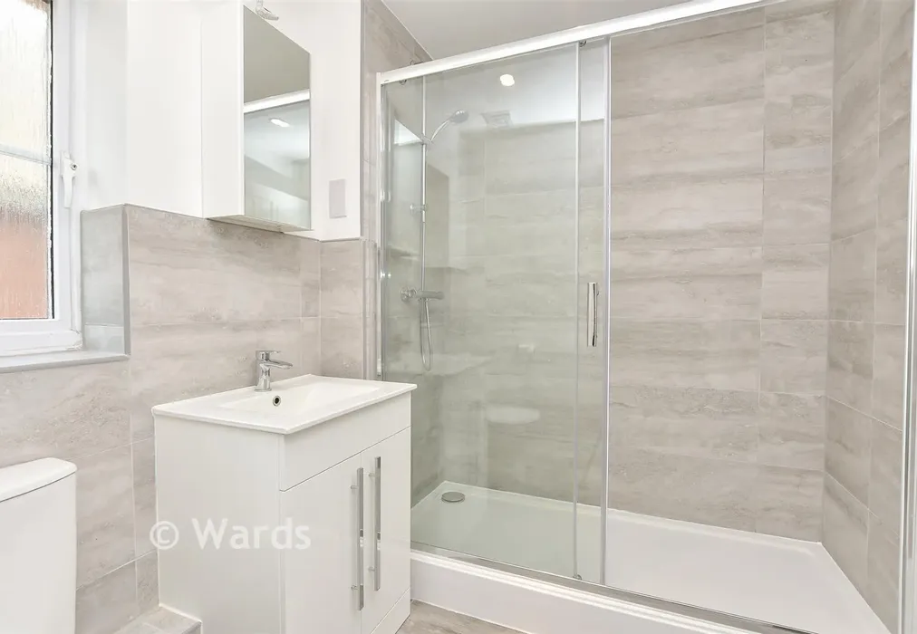 Shower Room - Lower Road, Faversham, Kent - Wards of Kent