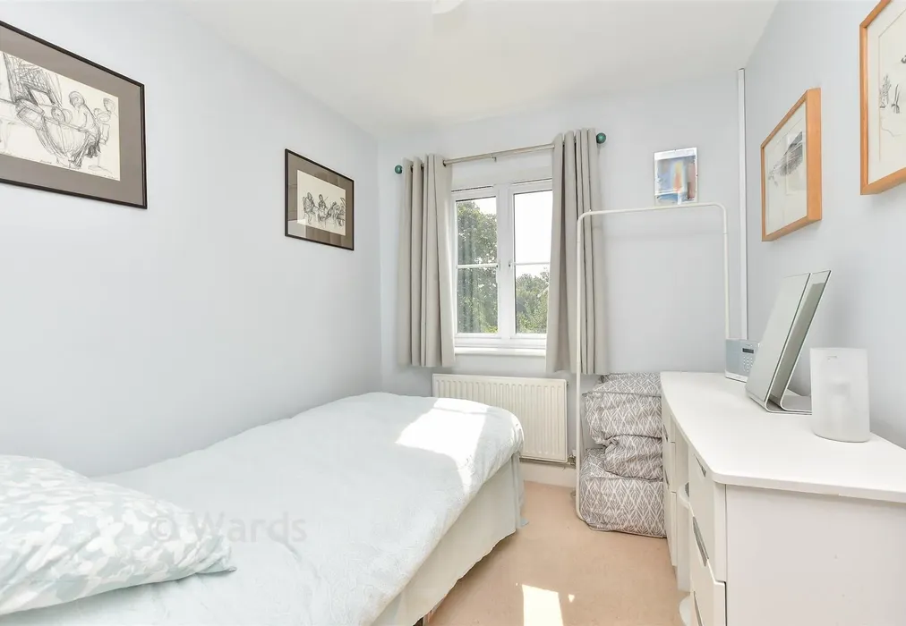 Bedroom 3 - Lower Road, Faversham, Kent - Wards of Kent