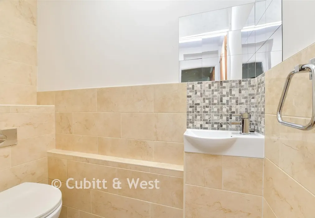Cloakroom - Croydon Road, Caterham, Surrey - Wards of Kent