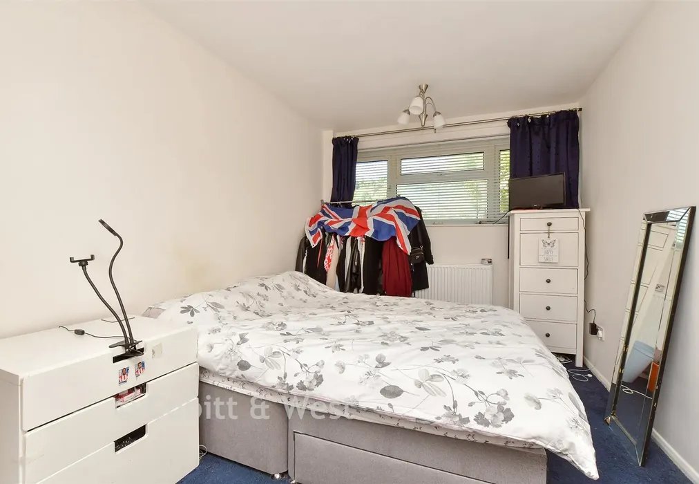 Bedroom 1 - Croydon Road, Caterham, Surrey - Wards of Kent