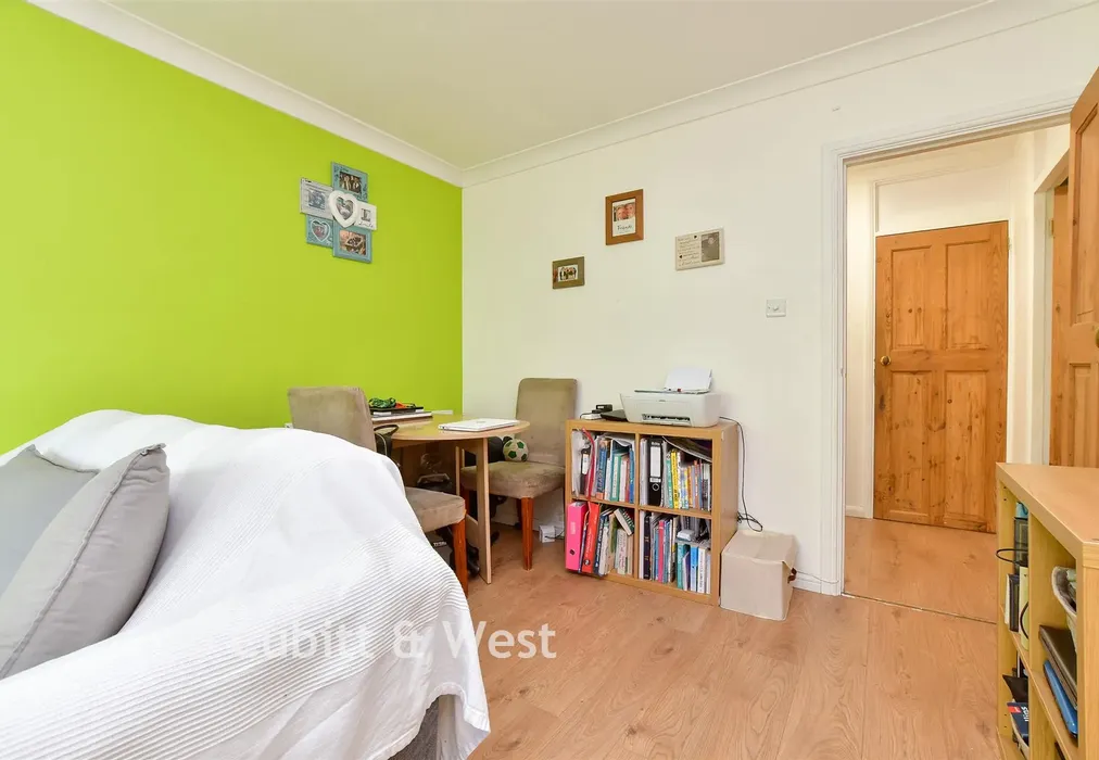 Lounge - Croydon Road, Caterham, Surrey - Wards of Kent