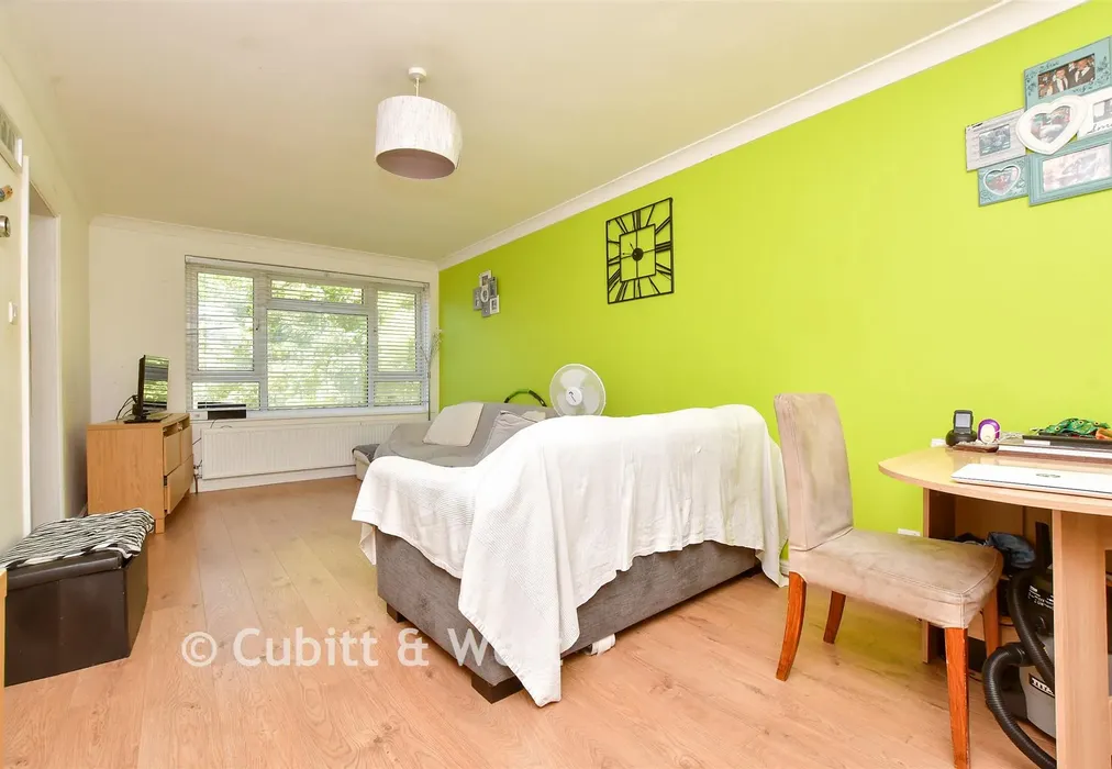 Lounge - Croydon Road, Caterham, Surrey - Wards of Kent