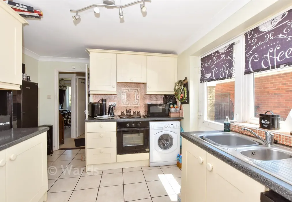 Kitchen - Livingstone Close, Dymchurch, Romney Marsh, Kent - Wards of Kent