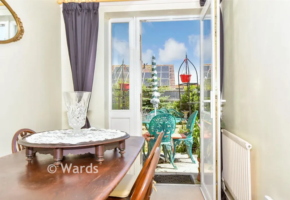External Lifestyle Photograph - Livingstone Close, Dymchurch, Romney Marsh, Kent - Wards of Kent