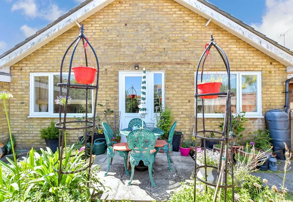 External Lifestyle Photograph - Livingstone Close, Dymchurch, Romney Marsh, Kent - Wards of Kent