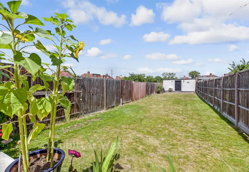 Rear Garden - Gander Green Lane, Sutton, Surrey - Wards of Kent