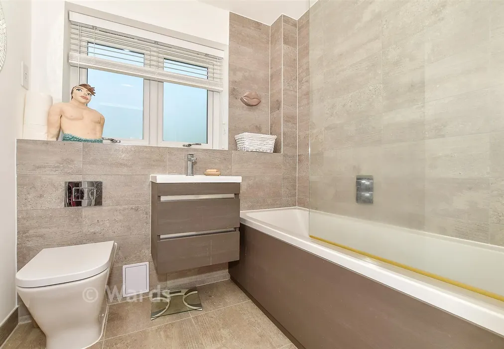 Bathroom - Pearmain Way, New Romney, Kent - Wards of Kent