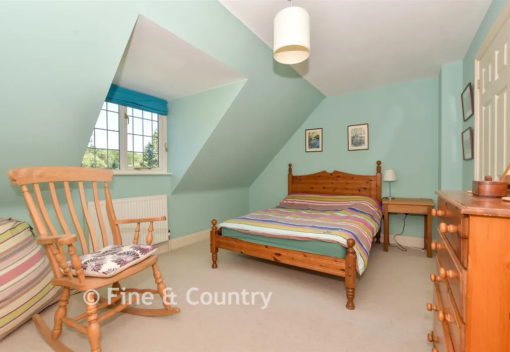 Bedroom 2 - Maidstone Road, Horsmonden, Kent - Wards of Kent