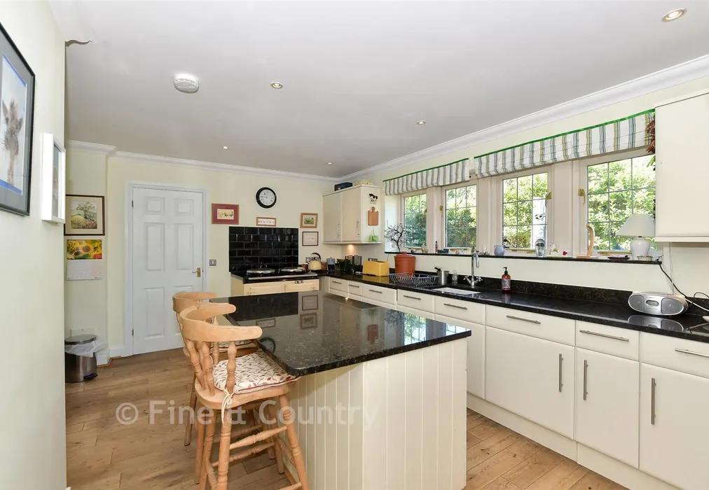 Kitchen/ Breakfast Room - Maidstone Road, Horsmonden, Kent - Wards of Kent