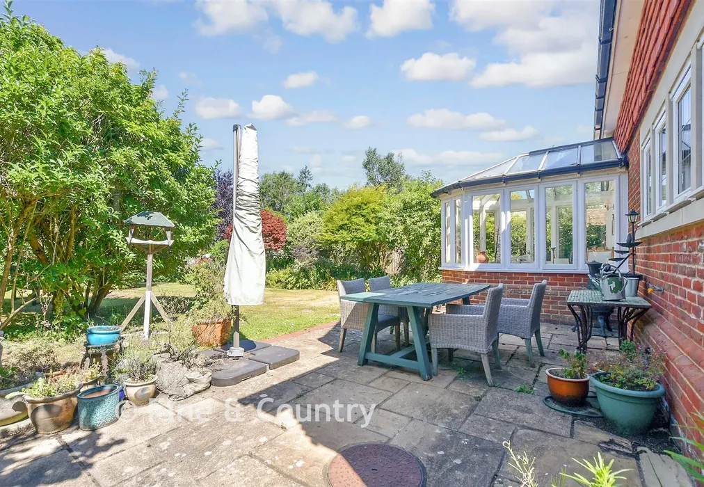 Patio / Decking - Maidstone Road, Horsmonden, Kent - Wards of Kent