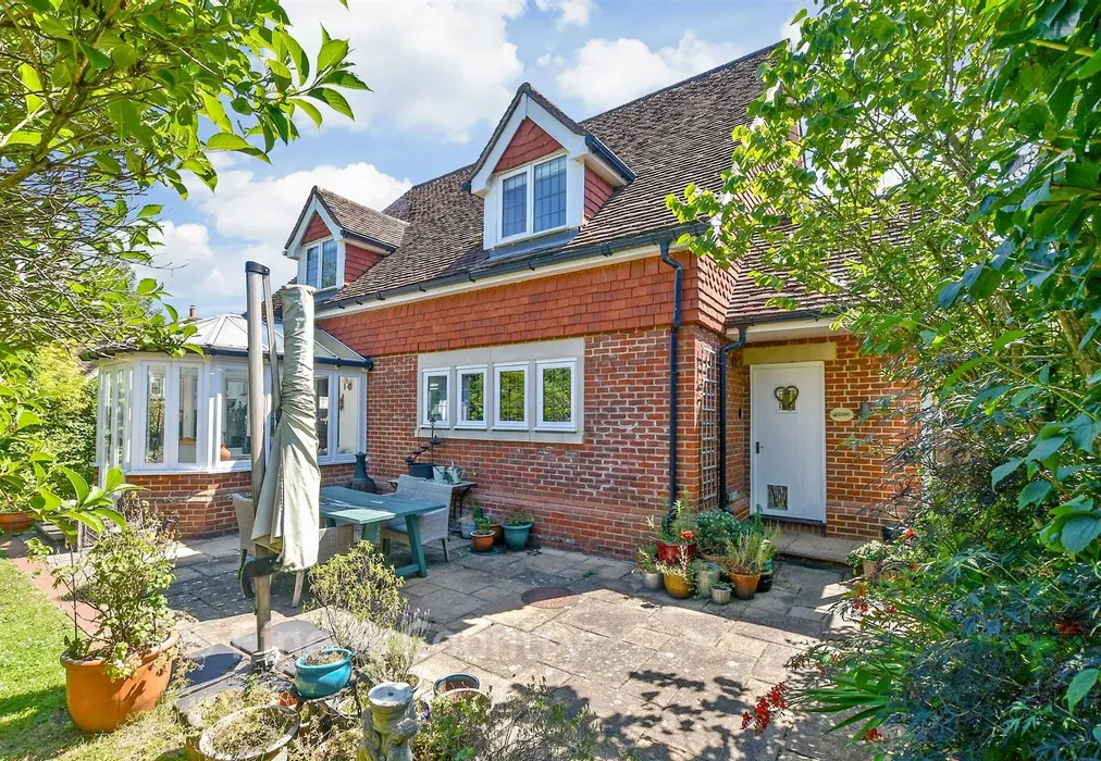 Patio / Decking - Maidstone Road, Horsmonden, Kent - Wards of Kent