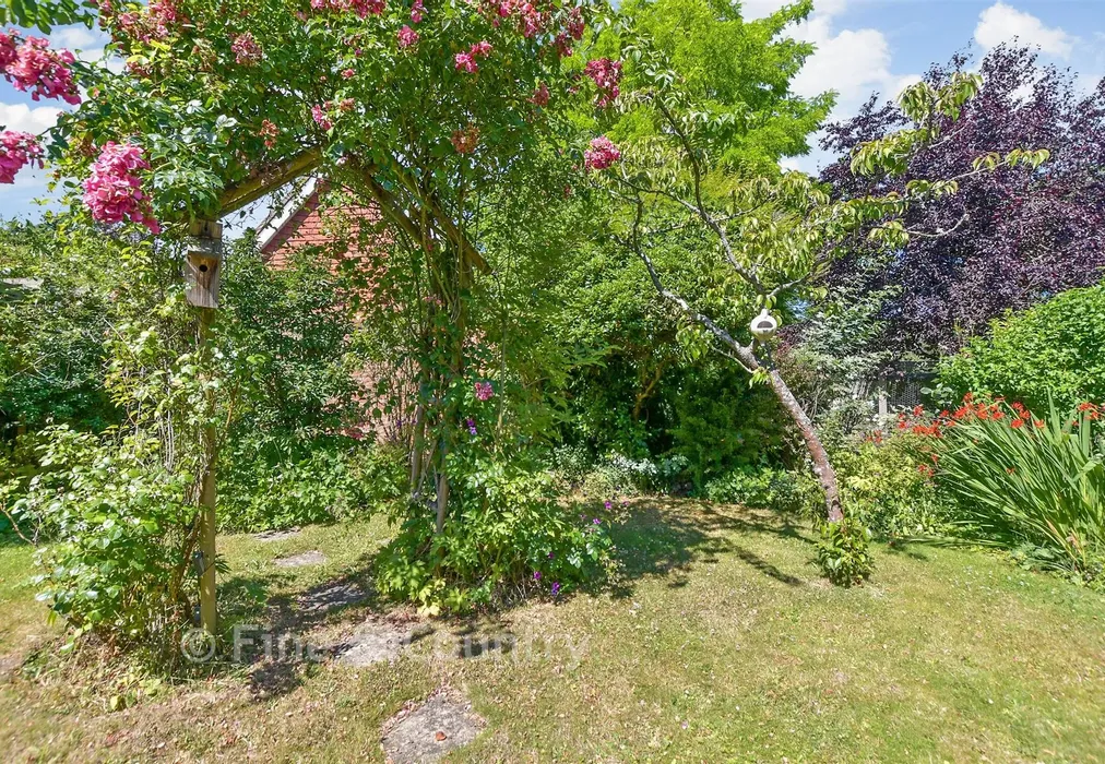 Rear Garden - Maidstone Road, Horsmonden, Kent - Wards of Kent
