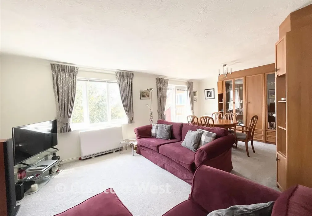Lounge** - Goring Street, Goring-By-Sea, West Sussex - Wards of Kent