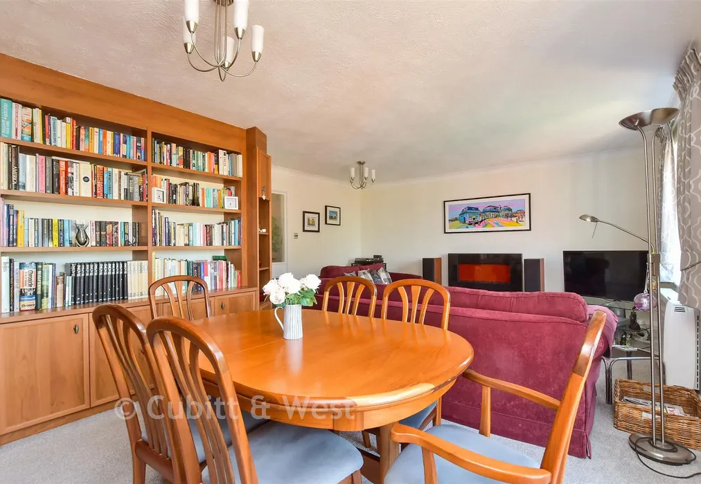 Lounge - Goring Street, Goring-By-Sea, West Sussex - Wards of Kent