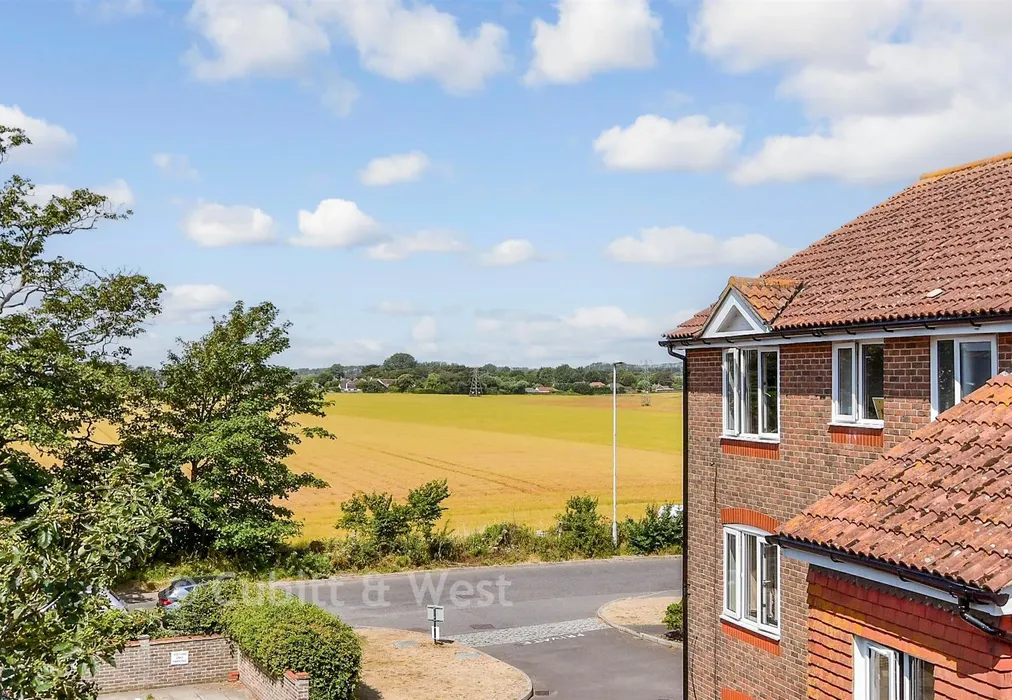 Views To Front - Goring Street, Goring-By-Sea, West Sussex - Wards of Kent