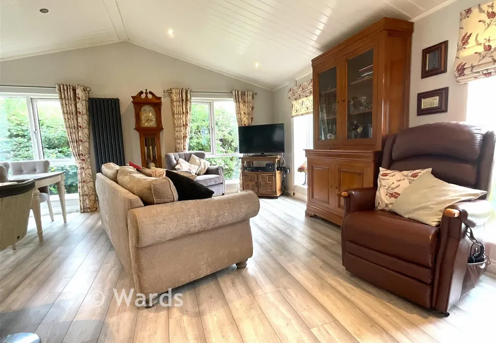 Lounge/Kitchen - Romney Street, Knatts Valley, Kent - Wards of Kent