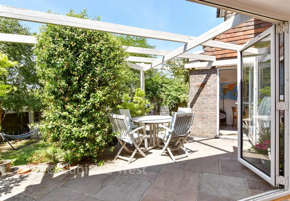 Internal Lifestyle Photograph - Ferrers Road, Lewes, East Sussex - Wards of Kent