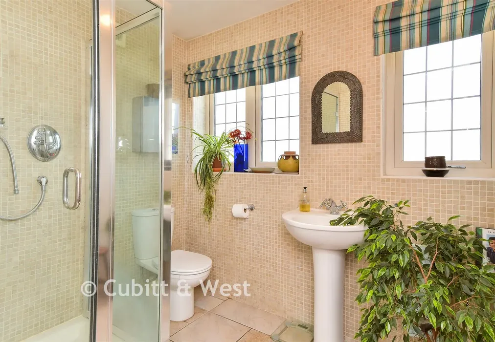 Shower Room - Ferrers Road, Lewes, East Sussex - Wards of Kent