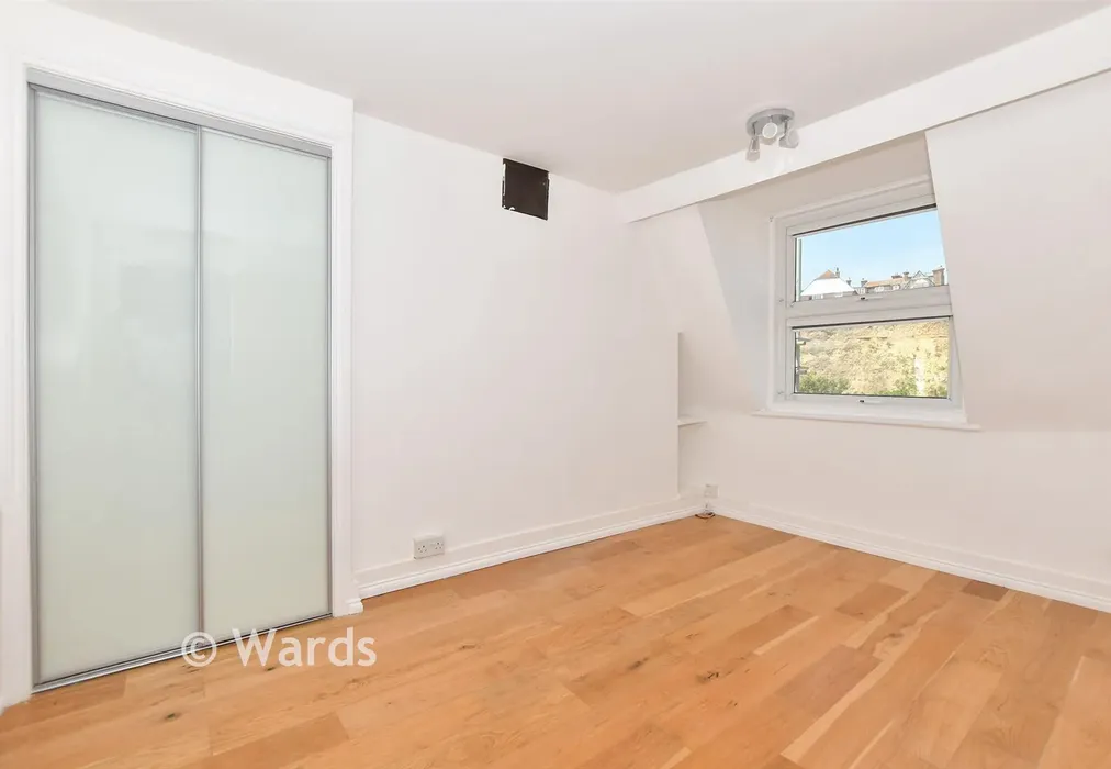 Bedroom 2 - Marine Parade, Folkestone, Kent - Wards of Kent