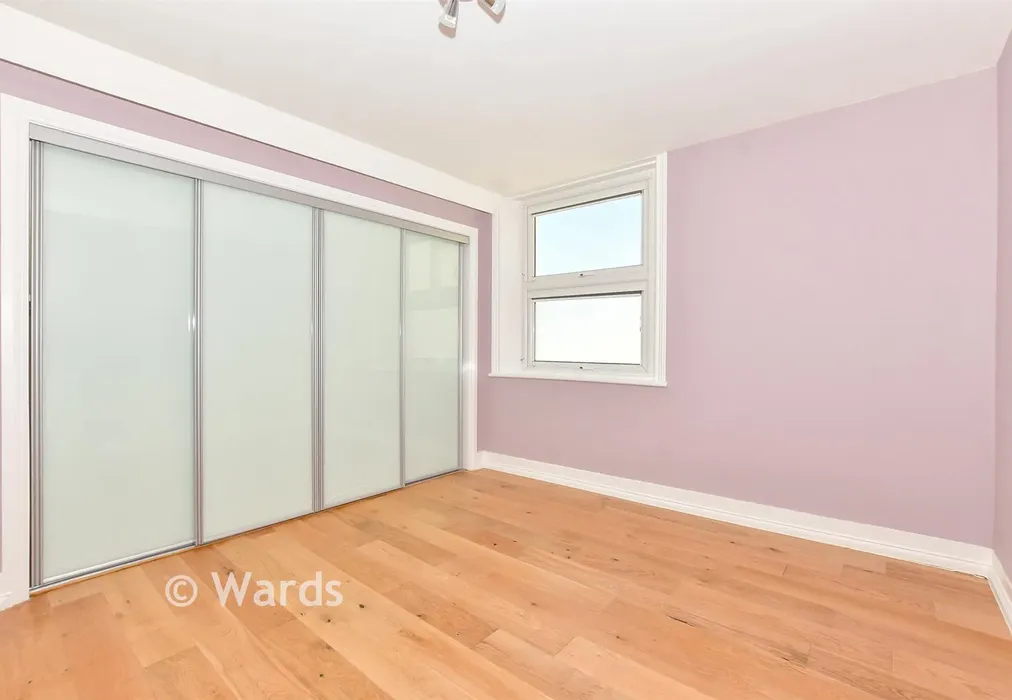Bedroom 1 - Marine Parade, Folkestone, Kent - Wards of Kent