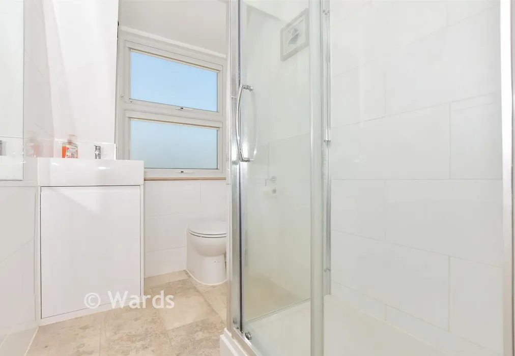 Shower Room - Marine Parade, Folkestone, Kent - Wards of Kent