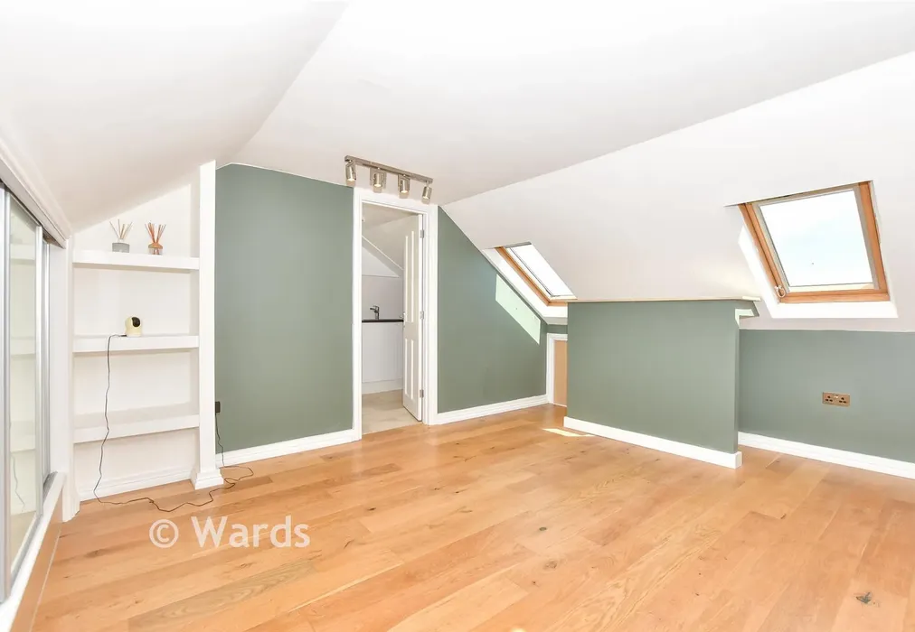 Bedroom 1 - Marine Parade, Folkestone, Kent - Wards of Kent