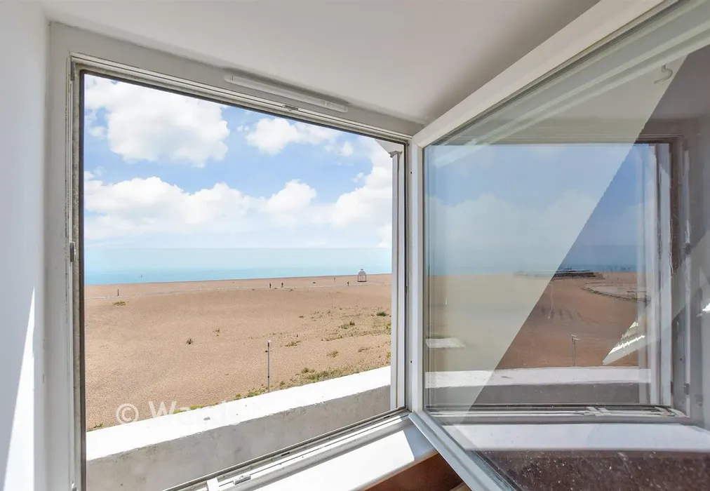 External Lifestyle Photograph - Marine Parade, Folkestone, Kent - Wards of Kent