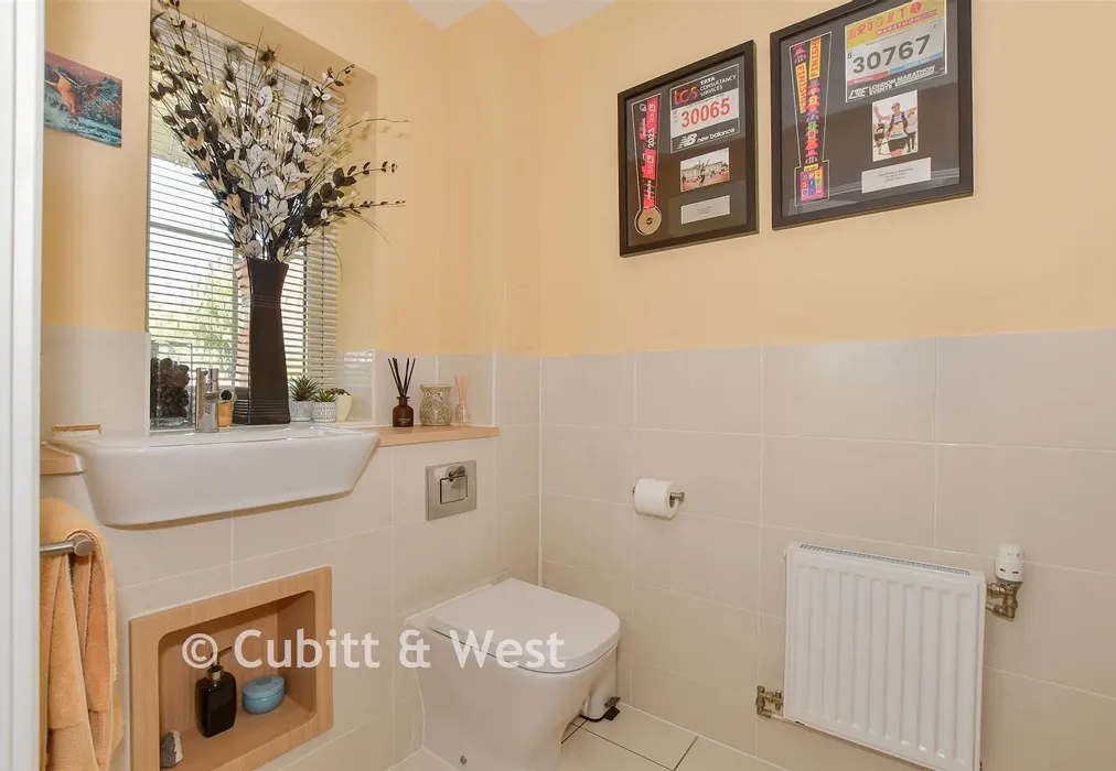 WC - Heydon Way, Broadbridge Heath, West Sussex - Wards of Kent