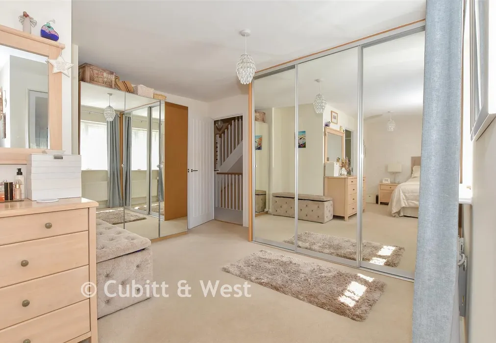 Bedroom 1 - Heydon Way, Broadbridge Heath, West Sussex - Wards of Kent