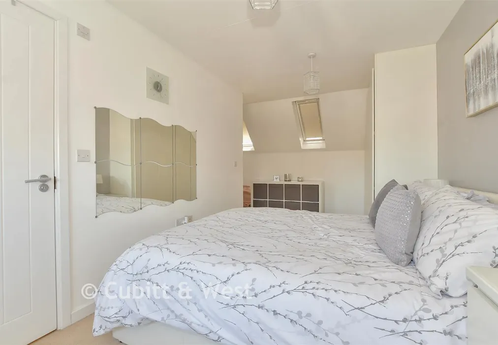Bedroom 2 - Heydon Way, Broadbridge Heath, West Sussex - Wards of Kent