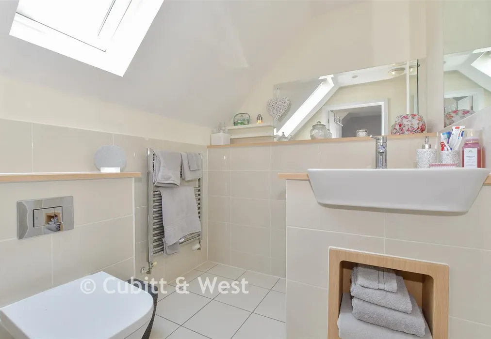En-Suite Shower Room - Heydon Way, Broadbridge Heath, West Sussex - Wards of Kent
