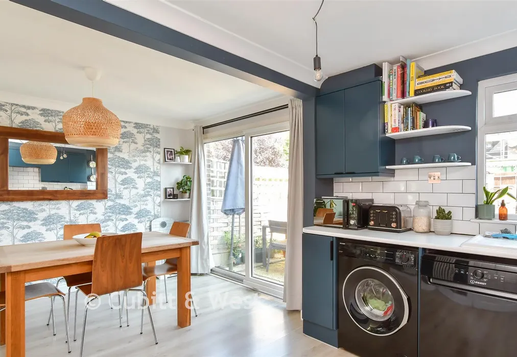Kitchen - Broyle Close, Ringmer, Lewes, East Sussex - Wards of Kent