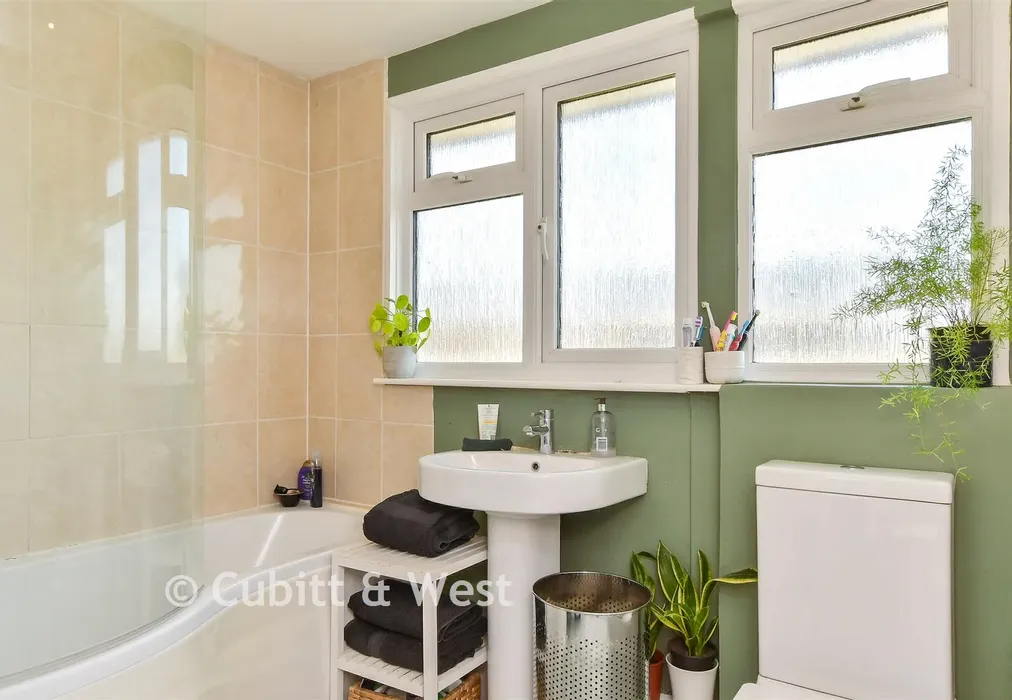 Bathroom - Broyle Close, Ringmer, Lewes, East Sussex - Wards of Kent