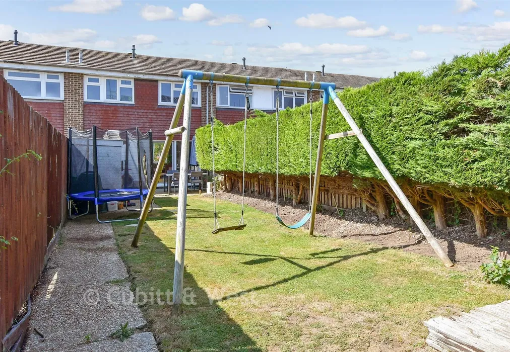 Rear Garden - Broyle Close, Ringmer, Lewes, East Sussex - Wards of Kent