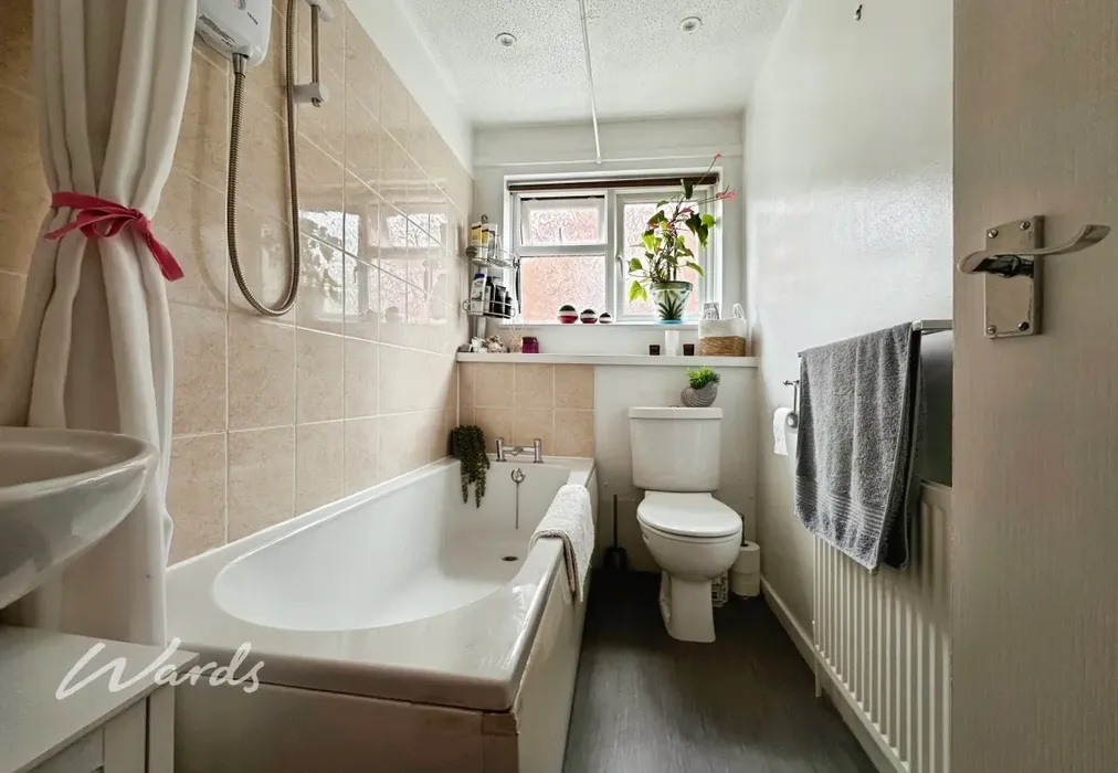 Bathroom - Longham Copse Downswood Maidstone ME15 8TW - Wards of Kent
