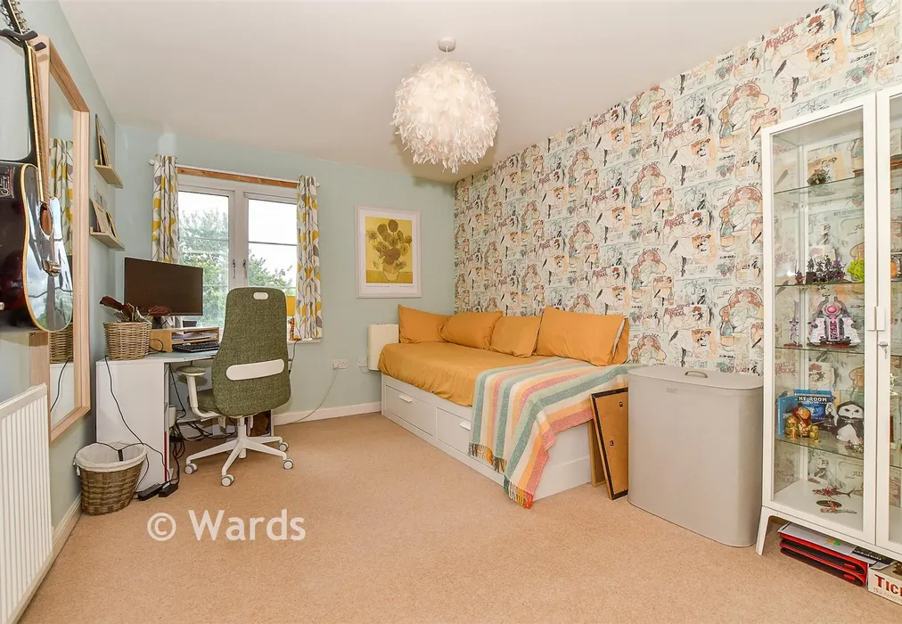 Bedroom 1 - Crabapple Road, Tonbridge, Kent - Wards of Kent