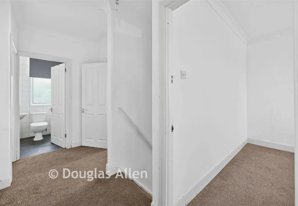 Hallway - Crystal Avenue, Hornchurch, Essex - Wards of Kent