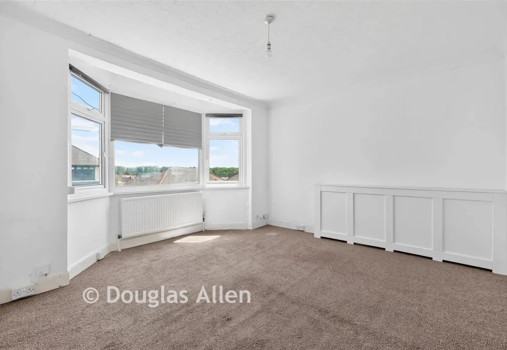 Lounge - Crystal Avenue, Hornchurch, Essex - Wards of Kent