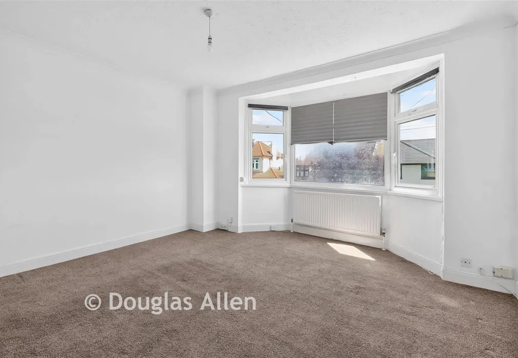 Lounge - Crystal Avenue, Hornchurch, Essex - Wards of Kent