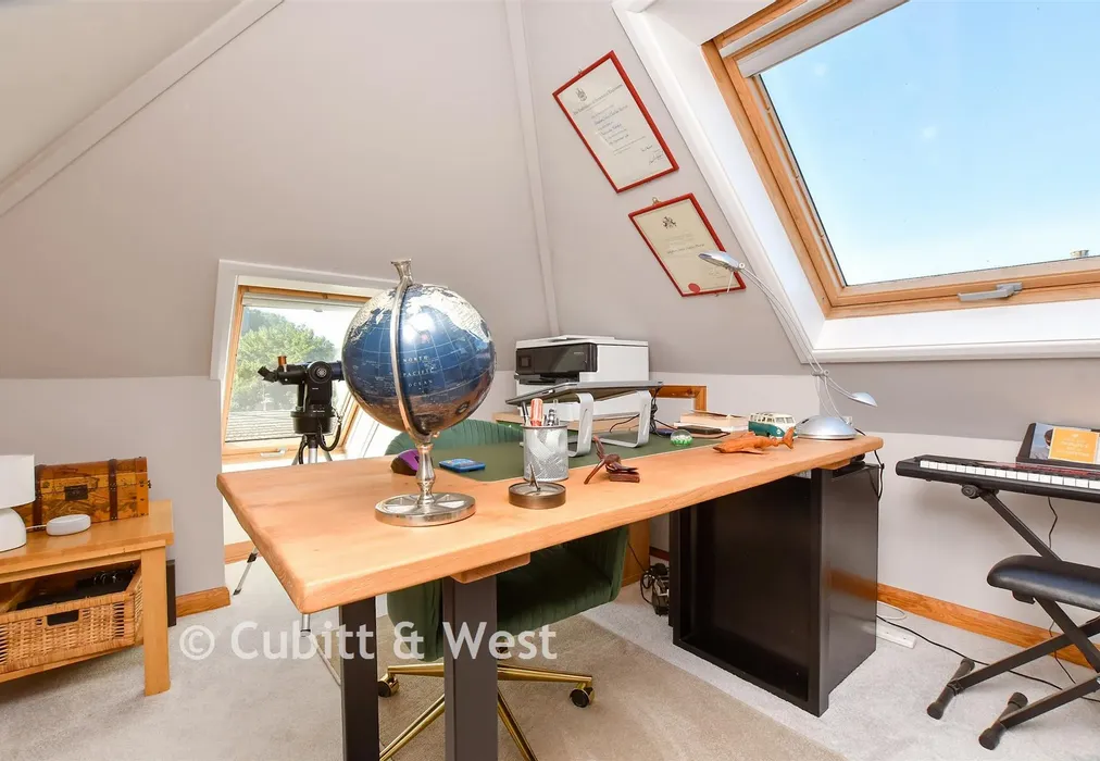 Loft Room - Christy Road, Biggin Hill, Kent - Wards of Kent