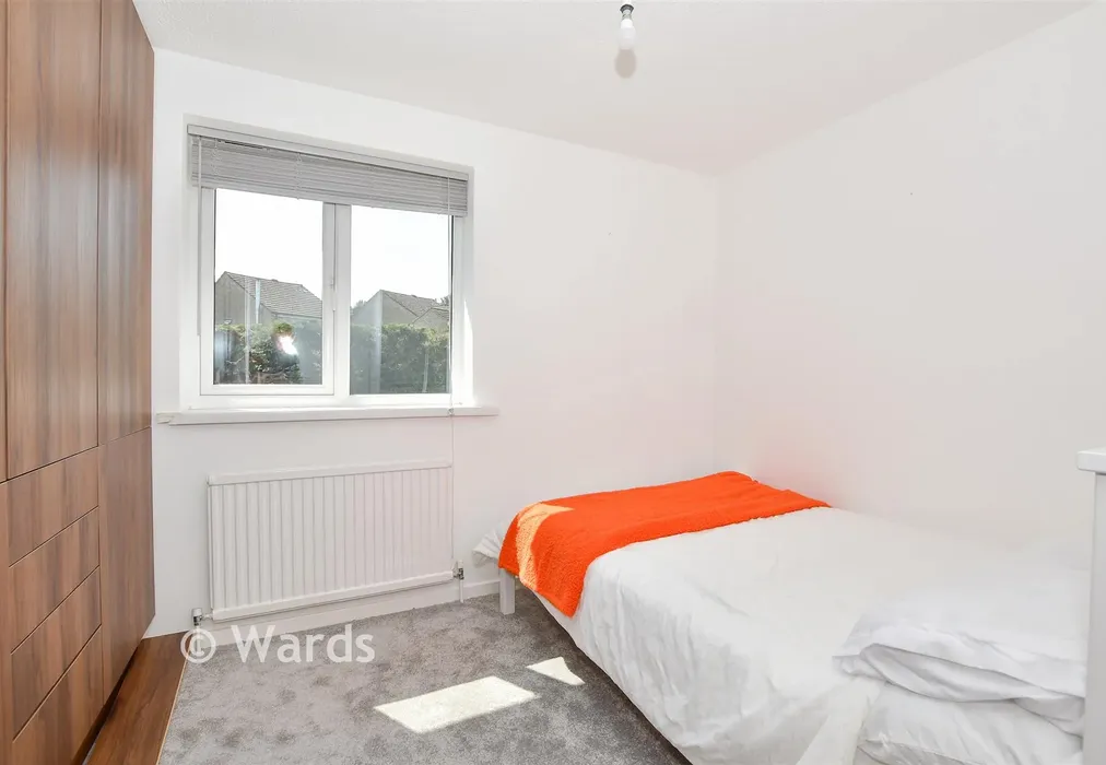 Bedroom 1 - Barleycorn, Leybourne, Kent - Wards of Kent