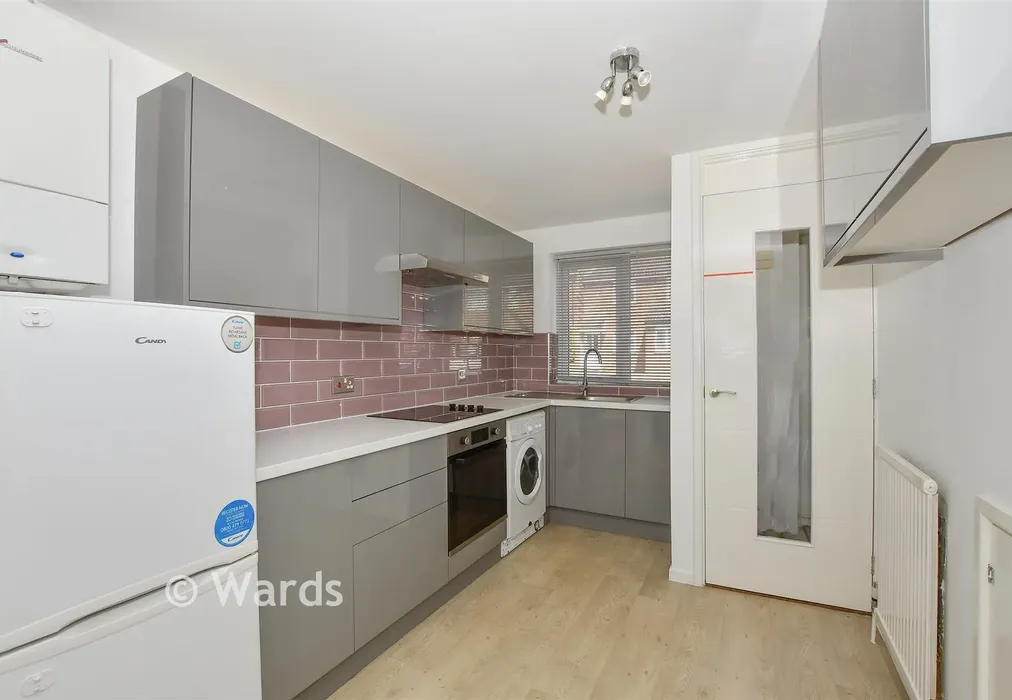 Kitchen - Barleycorn, Leybourne, Kent - Wards of Kent