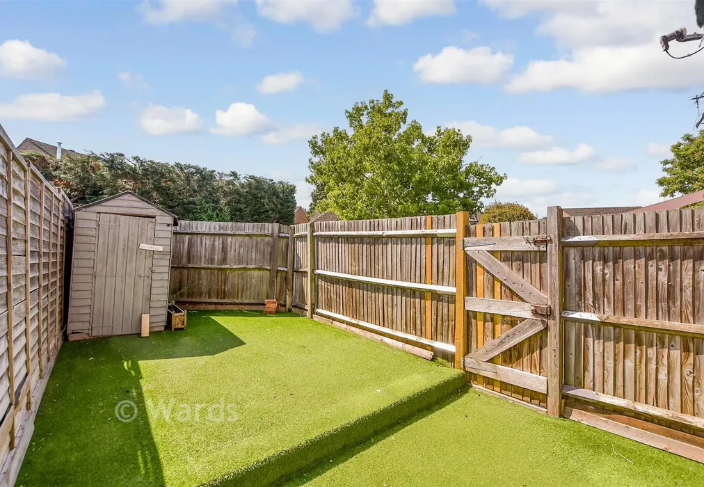 Rear Garden - Barleycorn, Leybourne, Kent - Wards of Kent