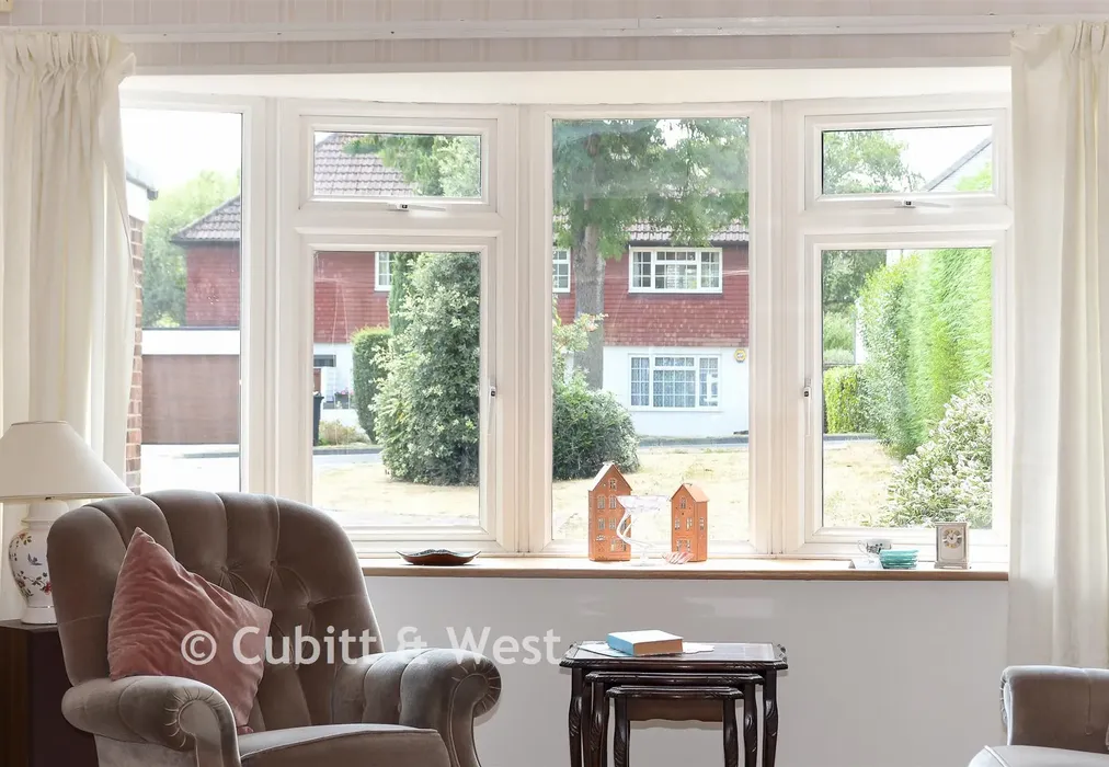 Internal Lifestyle Photograph - Carlton Road, Redhill, Surrey - Wards of Kent