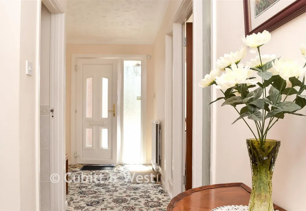 Hallway - Carlton Road, Redhill, Surrey - Wards of Kent