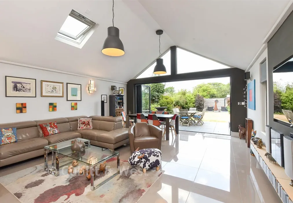 Lounge/Dining Room - Masons Bridge Road, Redhill, Surrey - Wards of Kent
