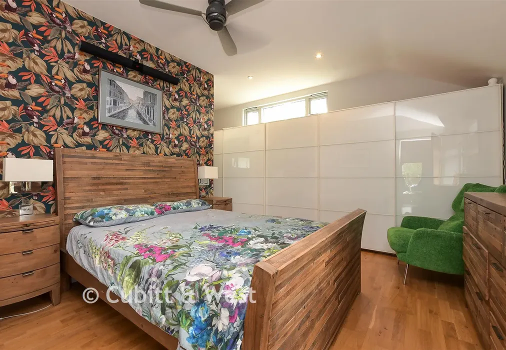 Bedroom 1 - Masons Bridge Road, Redhill, Surrey - Wards of Kent