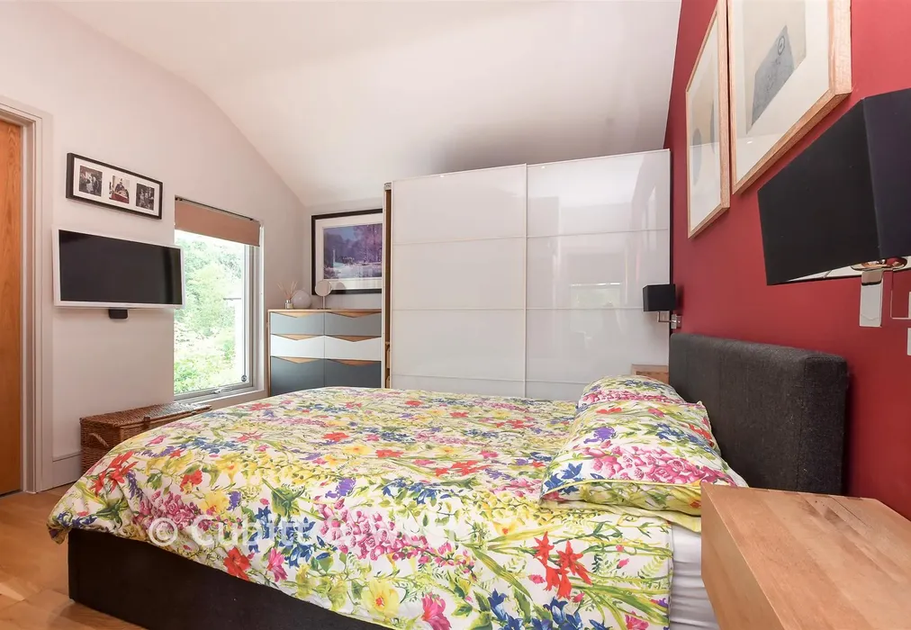 Bedroom 2 - Masons Bridge Road, Redhill, Surrey - Wards of Kent